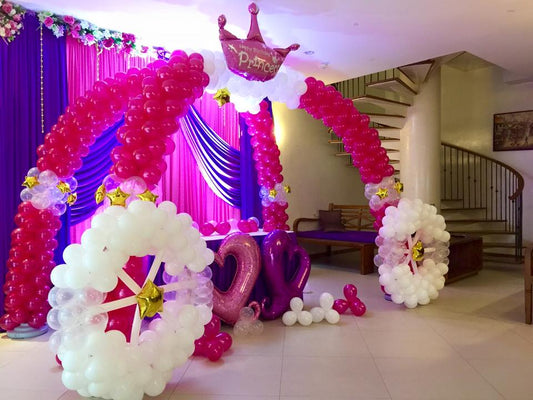 PRINCESS CARRIAGE BALLOON ARCH