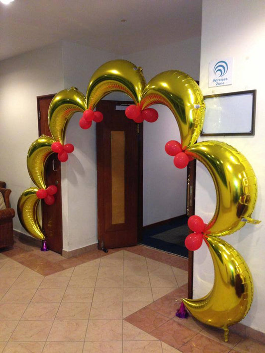 CRESCENT BALLOON ARCH WITH HELIUM