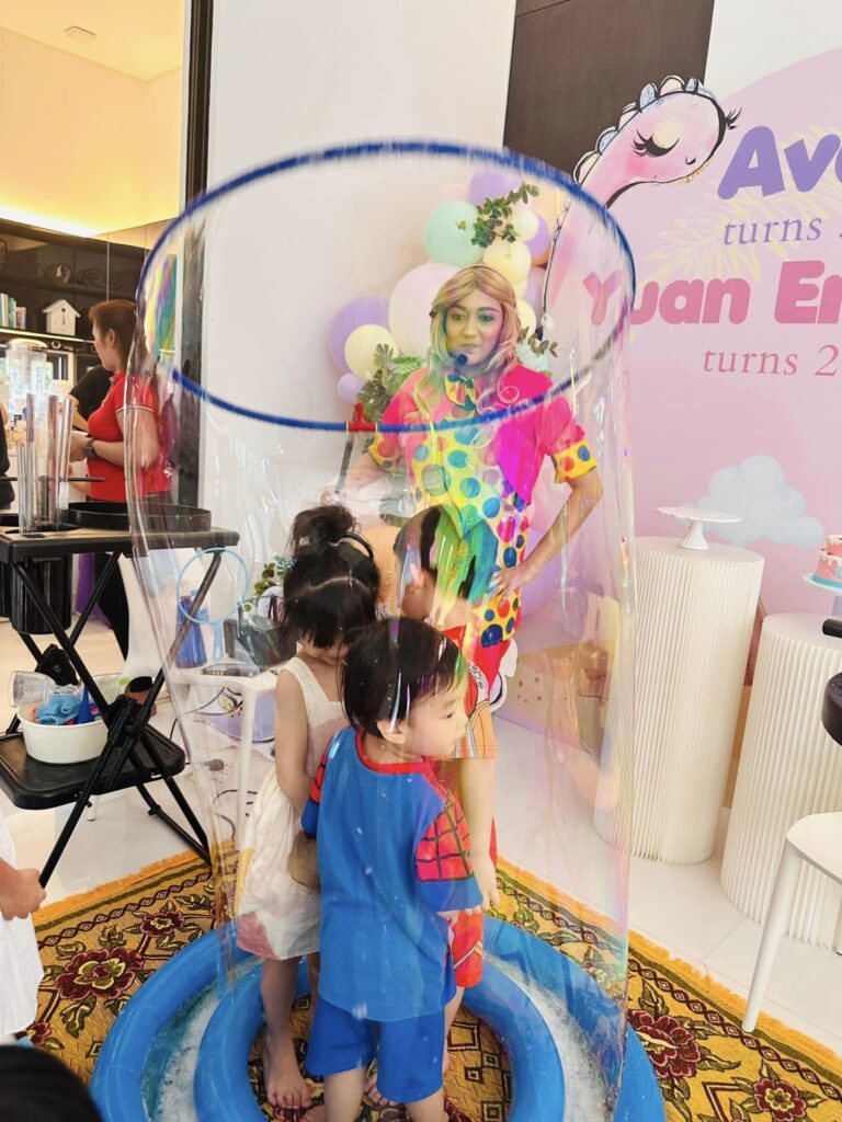 Sally Bubble Show (Indoor/Outdoor)